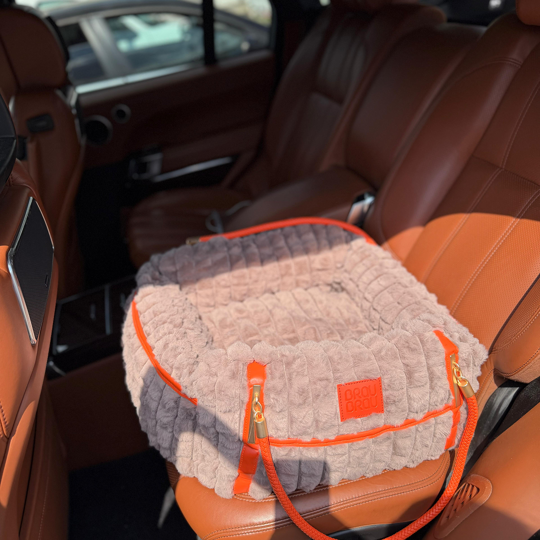 Flauschige Transporttasche für Hunde und Katzen - Modern Faux Grey & Orange Car Bag